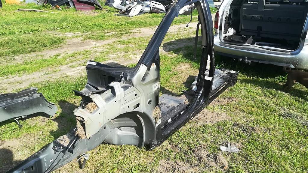 фото №1, Voyager town caravan 08-17r чверть ліва поріг