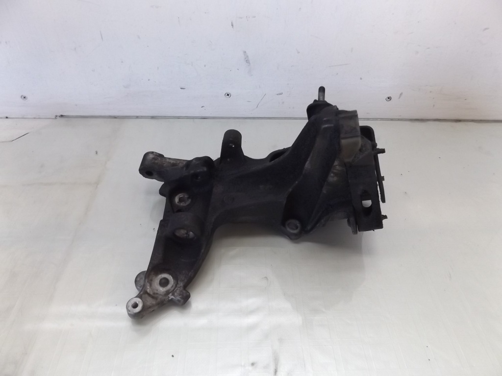 фото №3, 207 1,6hdi кронштейн двигателя