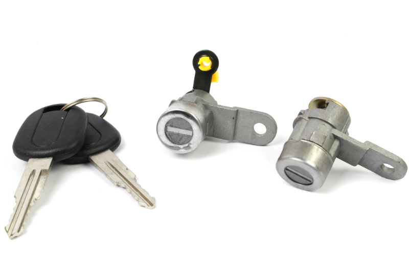 фото №1, Вкладыши замка дверь левая + правая chevrolet nubira