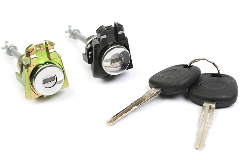 фото №1, 2x вкладка замка дверь p/l toyota hilux 2005-