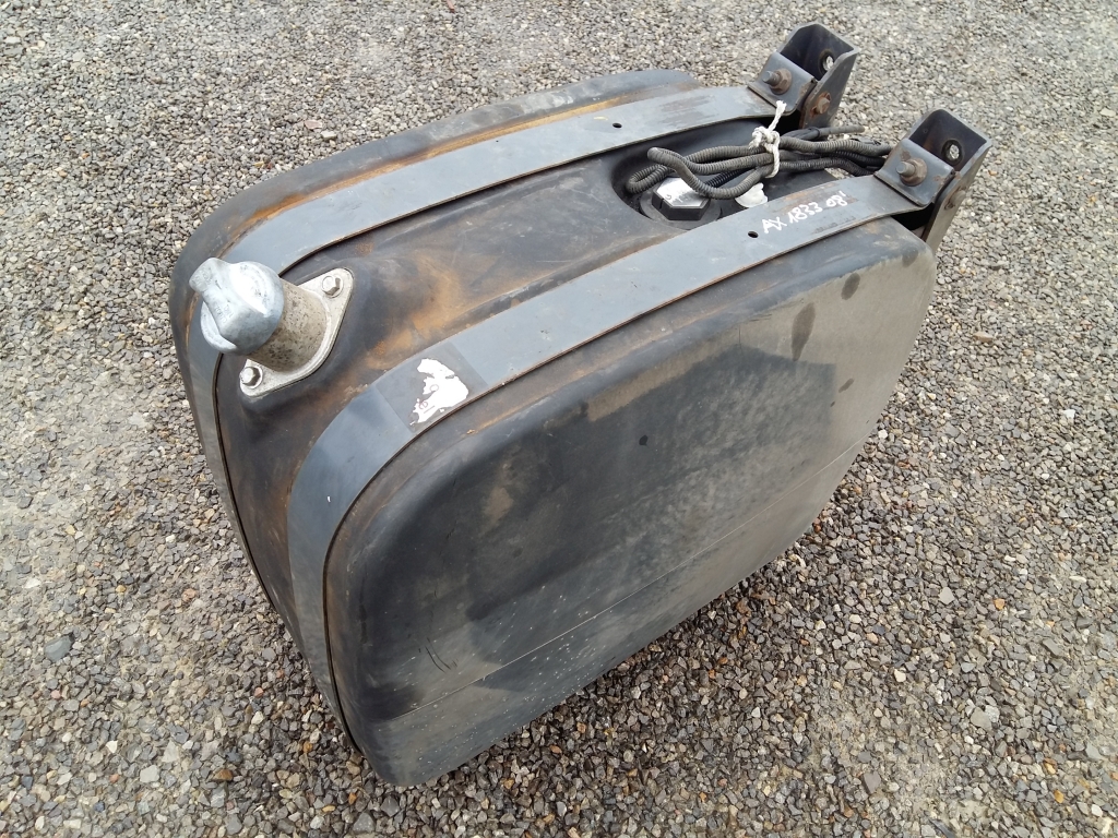 фото №1, Mercedes actros mp2 mp3 axor atego бак kpl. adblue 95 9304701415